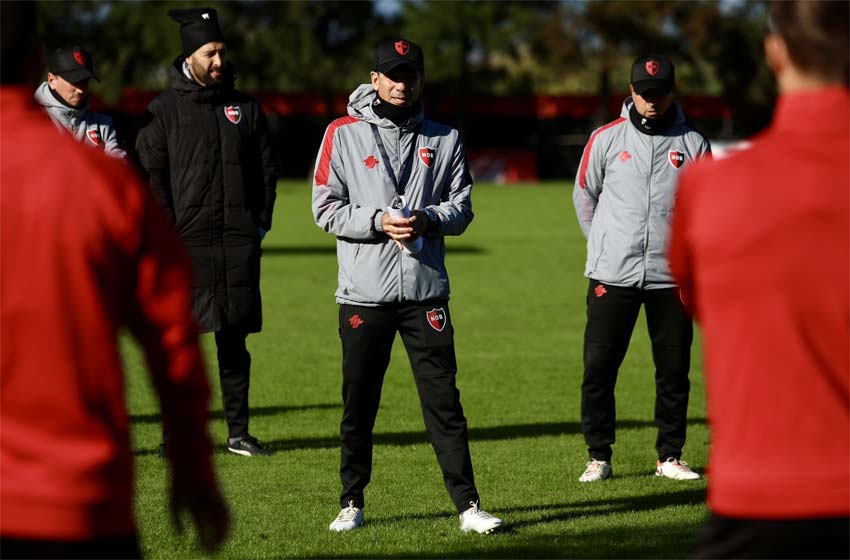 Newells Debuta En La Liga Profesional Y Larriera Mover El Tablero Para