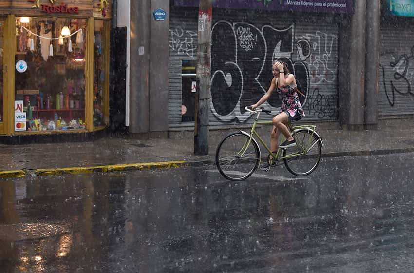 Viernes de lluvia y truenos en Rosario: cómo estará el clima en la ciudad el resto del fin de semana
