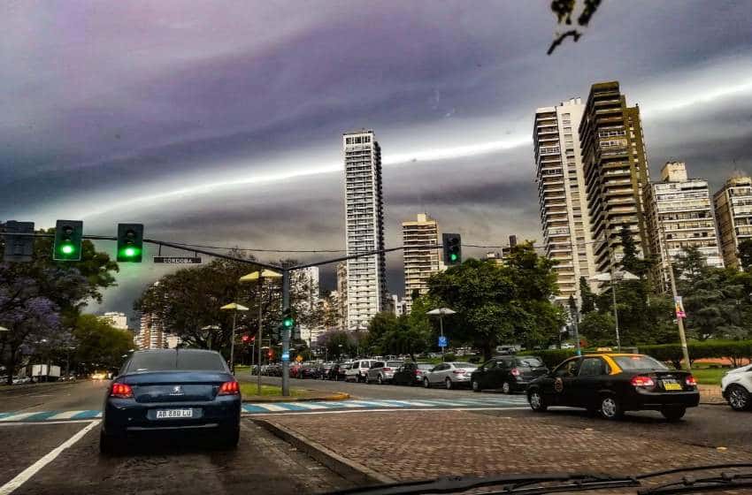 Se viene el agua: rige un nuevo alerta meterológico en Rosario y alrededores