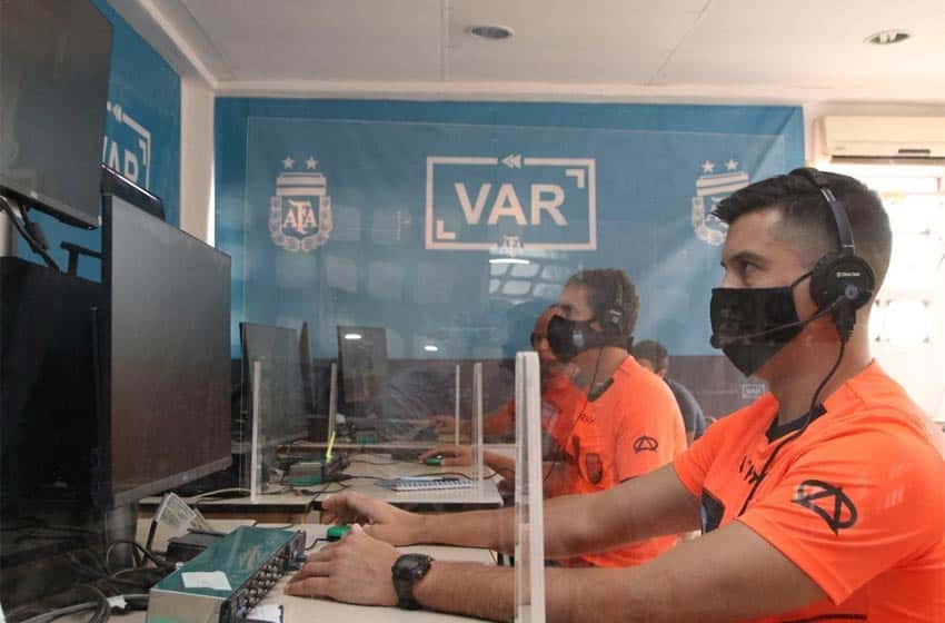 El VAR está cada vez más cerca de desembarcar en el fútbol argentino
