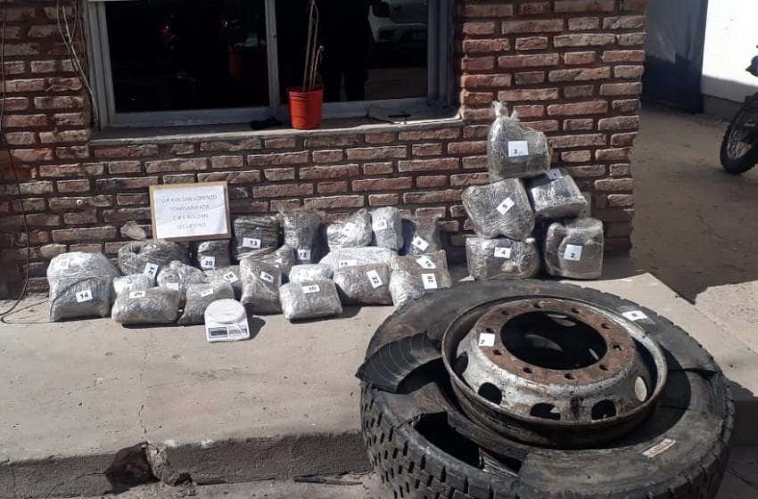 Encontraron 24 kilos de marihuana escondida en un hotel de Roldán