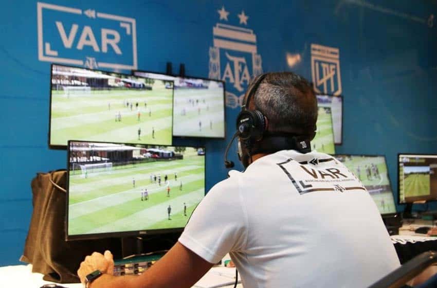Liga Profesional explicó por qué no habrá VAR en el fútbol argentino hasta el 2022
