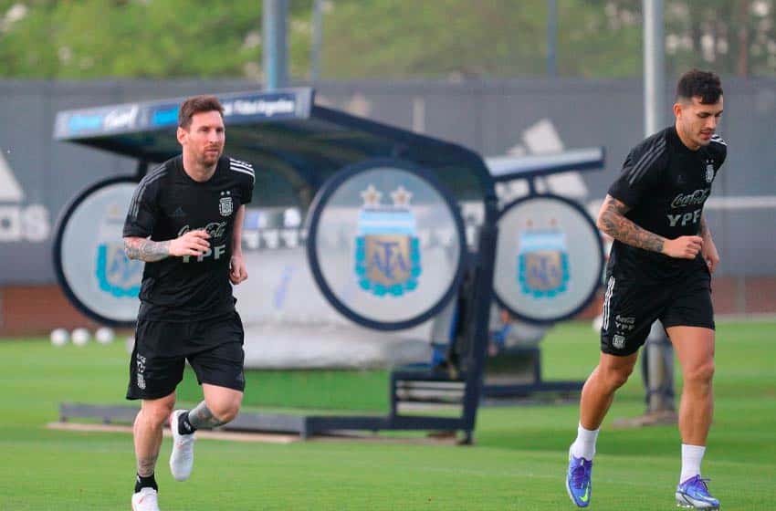 Messi irá al banco frente a Uruguay y será titular ante Brasil