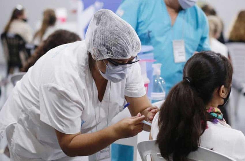 Seis de cada diez argentinos no se aplicaron la dosis de refuerzo contra el coronavirus
