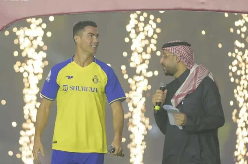 Cristiano Ronaldo y fue presentado en Al-Nassr de Arabia Saudita: «Mi carrera no está terminada»