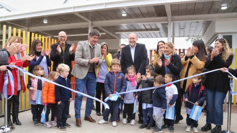 Perotti inauguró el Jardín de Infantes Nº349 en Funes