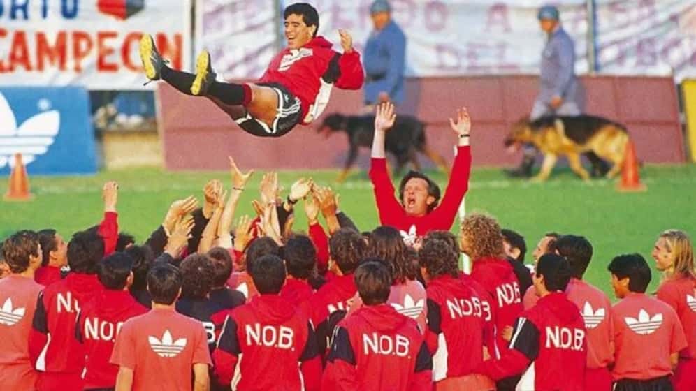 El día que Maradona llegó a Newells y la locura de los 30 mil leprosos en el primer entrenamiento: «Fue más que un campeonato»