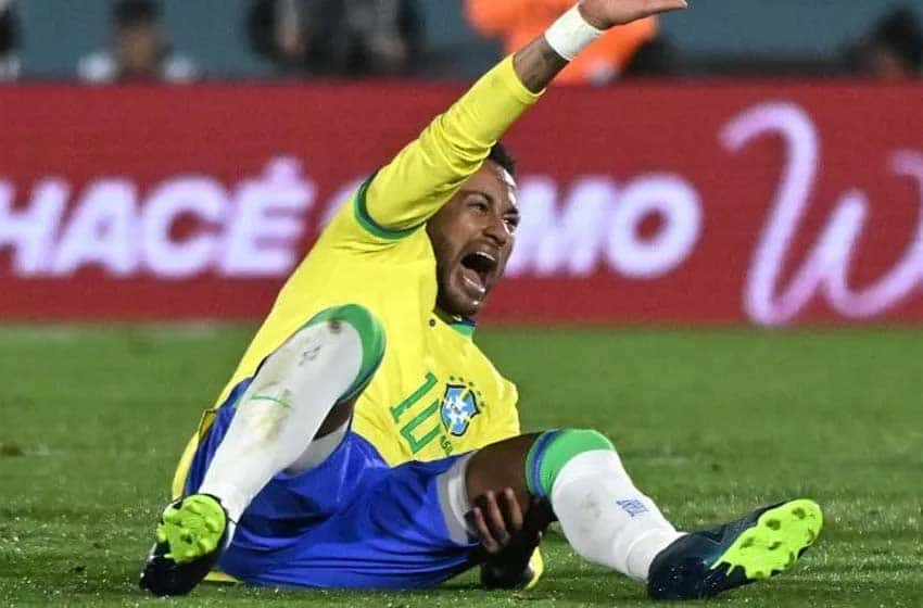 Tristeza en Brasil: se confirmó la lesión de Neymar y estará a 8 meses afuera de las canchas