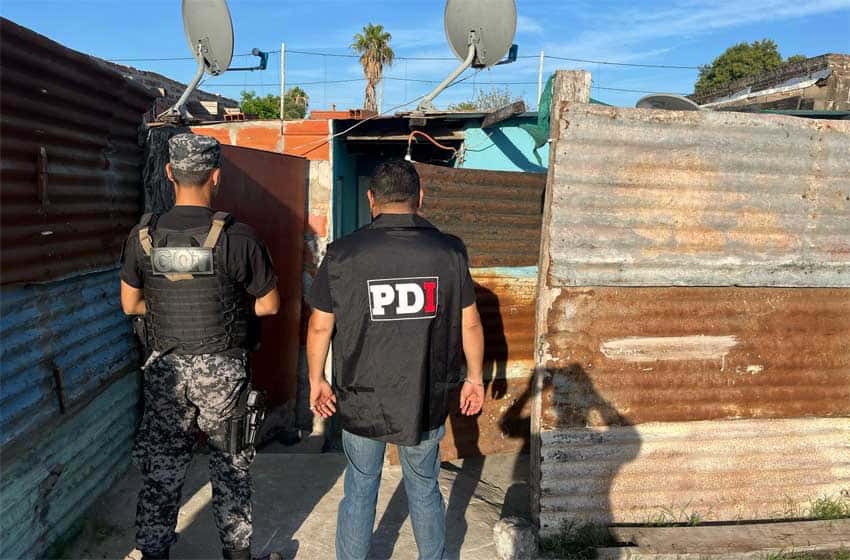 Múltiples allanamientos tras el crimen en zona oeste: hubo 11 demorados y secuestro de drogas