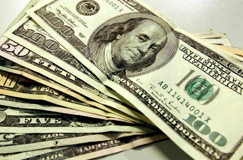El dólar blue sigue en descenso: cerró a $199 para la venta
