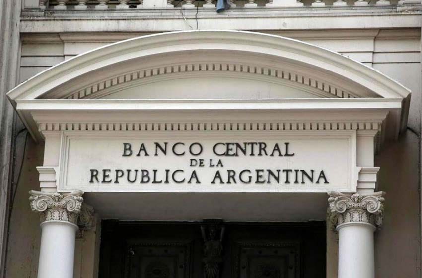 El Banco Central elevó la tasa de interés de plazos fijos a 61%