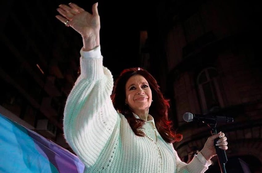 Cristina Kirchner: «No toleran el amor y la alegría de los peronistas»
