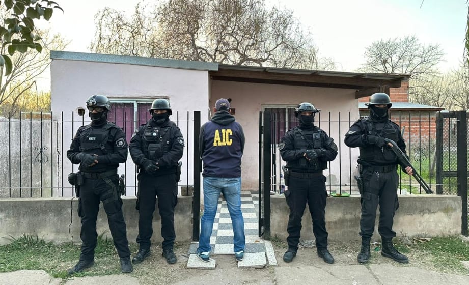 Desbaratan una banda dedicada al narcomenudeo en Roldán: hay 5 detenidos