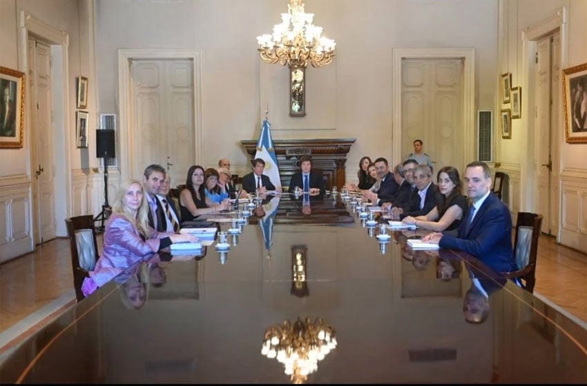 Revisión de contratos e inventario de bienes: la primera reunión de Gabinete tras la asunción de Javier Milei