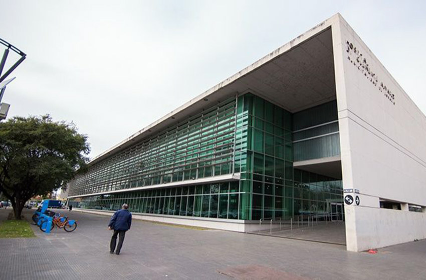 Recrudece la violencia: dos jóvenes graves tras ser atacados a balazos en una plaza