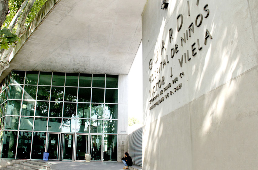 Un nene de tres años fue baleado en la puerta de su casa