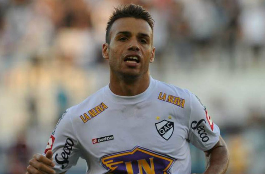 Adrián Calello, el volante que busca Newell’s Rosario Nuestro