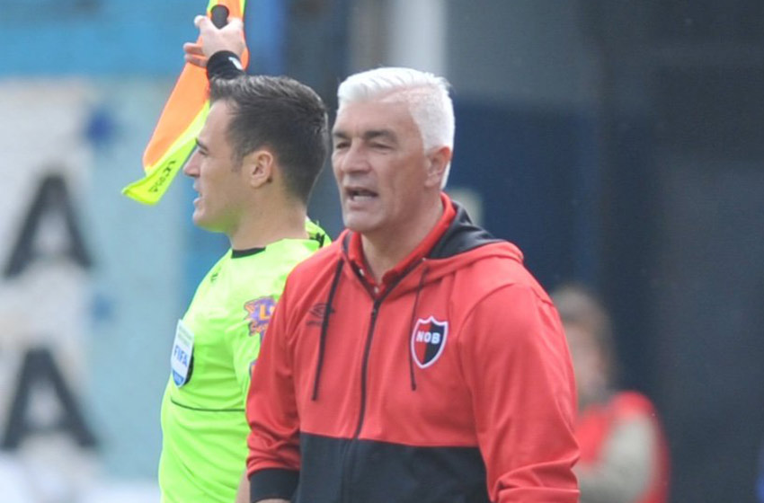 El enojo de los hinchas rojinegros con De Felippe, tras el pase de Central a la final