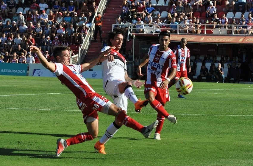 En un discreto partido, Newell’s empató ante Unión en Santa Fe