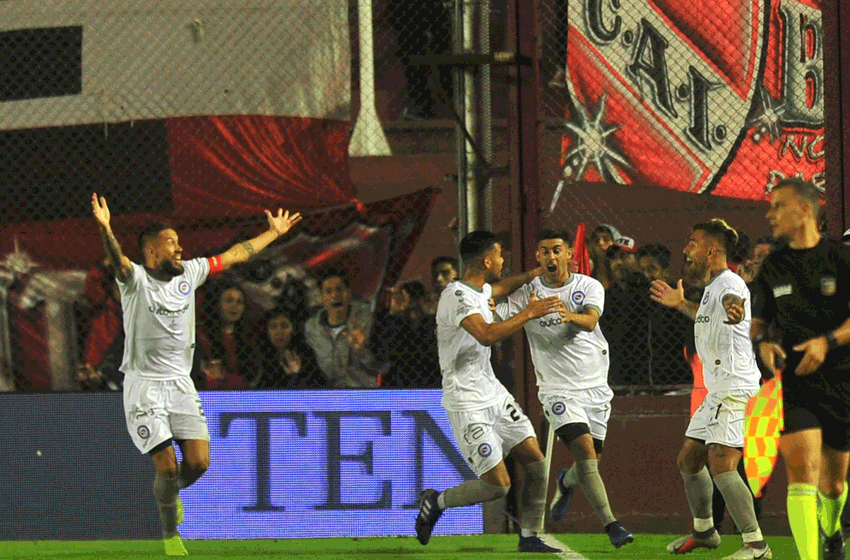 Argentinos dio la sorpresa en Avellaneda y eliminó a Independiente