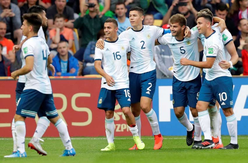 Argentina enfrenta a Corea del Sur buscando asegurarse el primer puesto