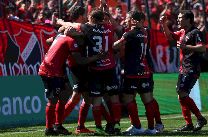 Newell’s goleó a Huracán y llega de la mejor manera al Clásico