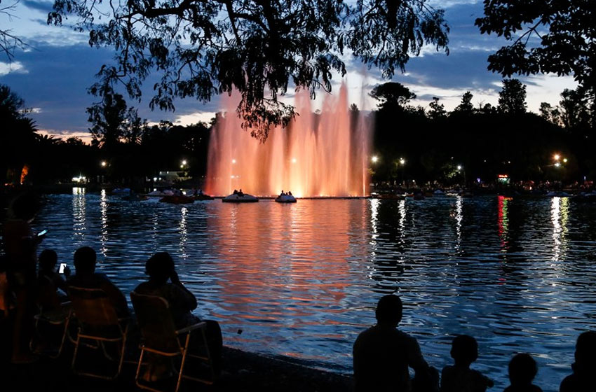 Por falta de fondos, la fuente de aguas danzantes del Parque Independencia dejó de funcionar