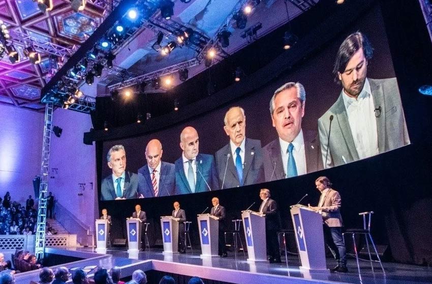 Debate presidencial: Macri fue un “pésimo orador” y Fernández “dejó la moderación de lado”