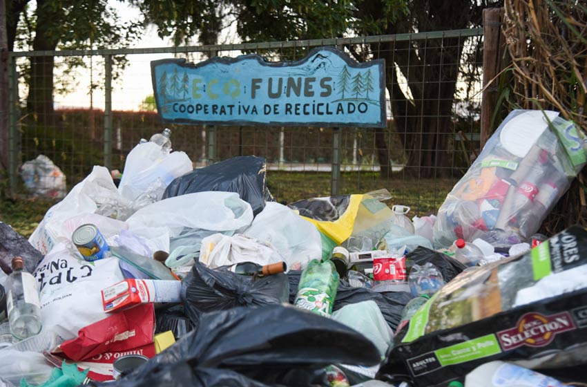 Funes, sigue el conflicto con el municipio: declaran la emergencia en higiene