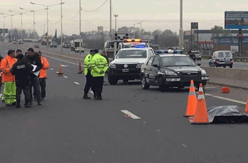 Choque fatal en Circunvalación: una camioneta atropelló a un ciclista