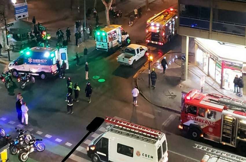 Dos personas murieron en un incendio en un edificio de Laprida y Pellegrini