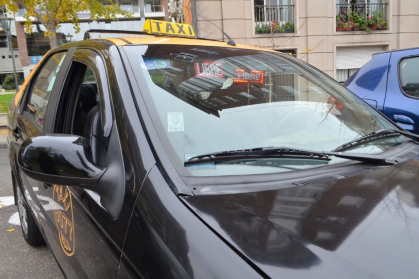 Rigen las nuevas tarifas de taxis y remises en Rosario