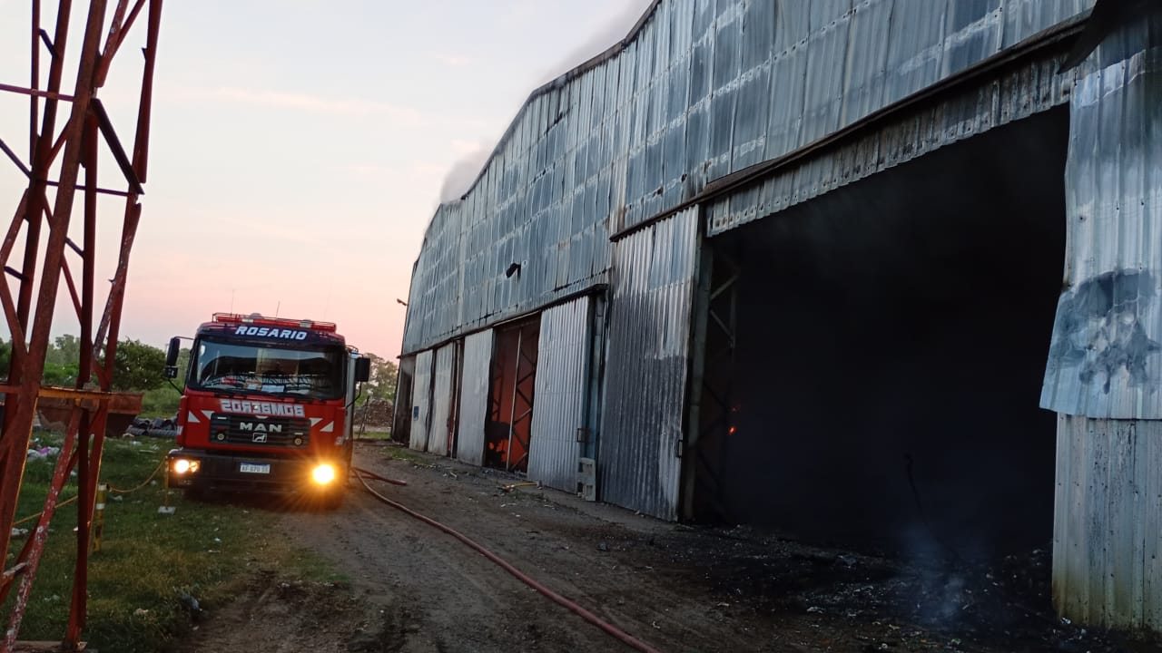 incendio planta de reciclaje