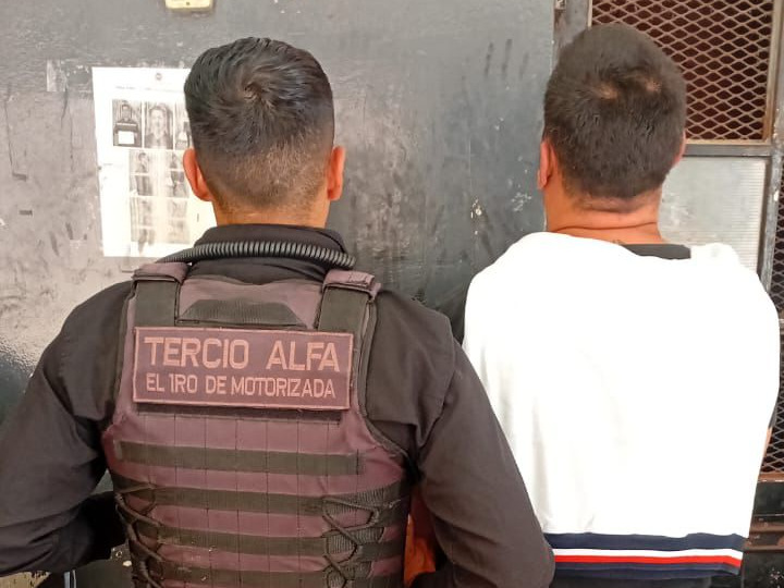 Detuvieron a un hombre y una mujer por tratar de sobornar a agentes ...