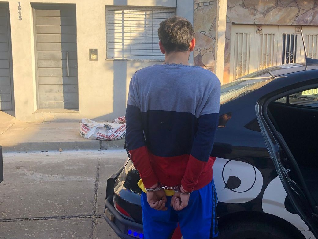 Amenazó a su hermana y su cuñado en barrio Industrial y fue detenido con armas