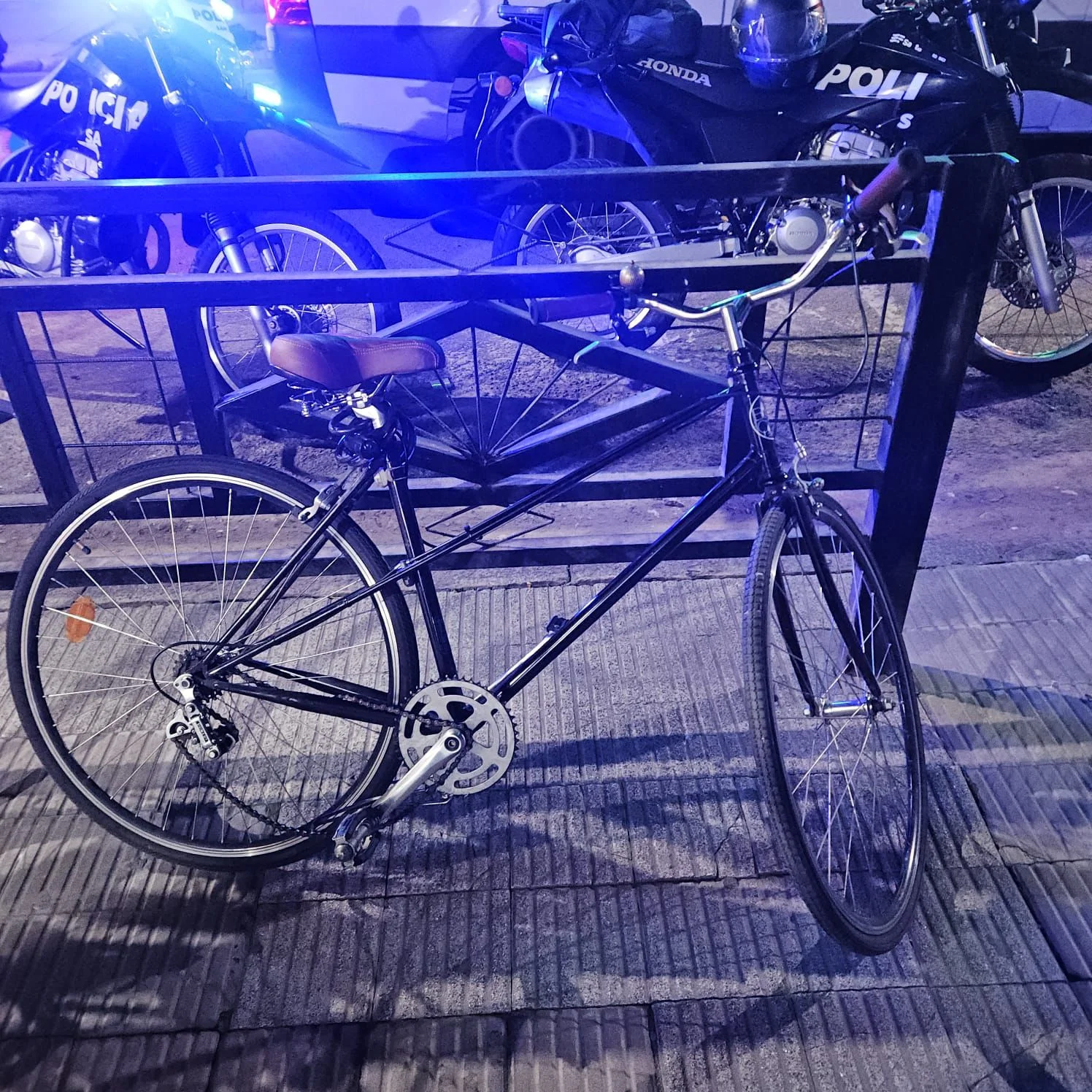 taxi choque bicicleta