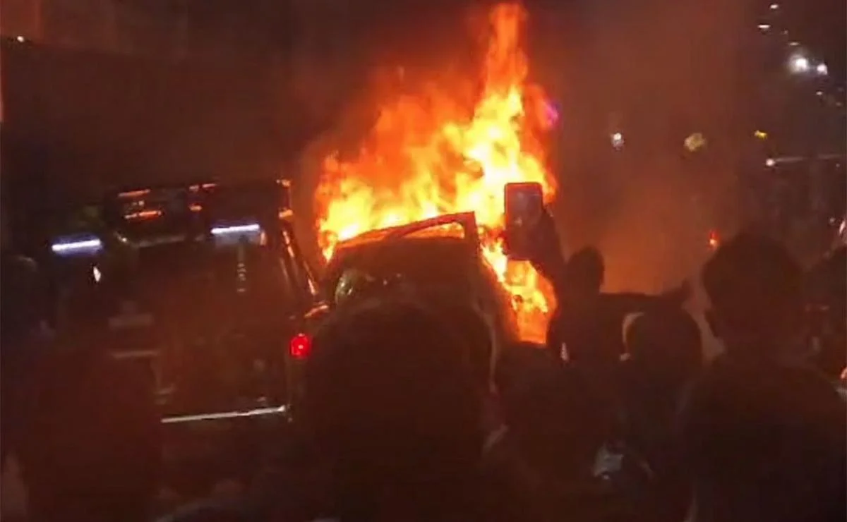 auto incendiado