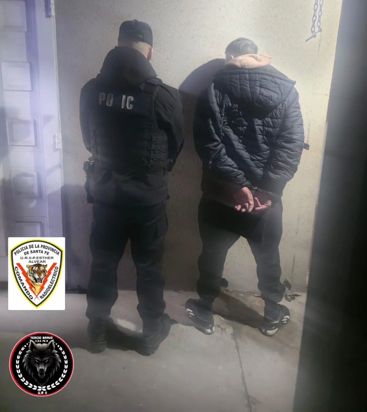 moto incendiada detenido